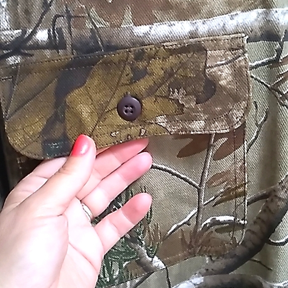 Cabela's Realtree Camo Button Down Shirt. Size Medium NWT - Picture 5 of 11